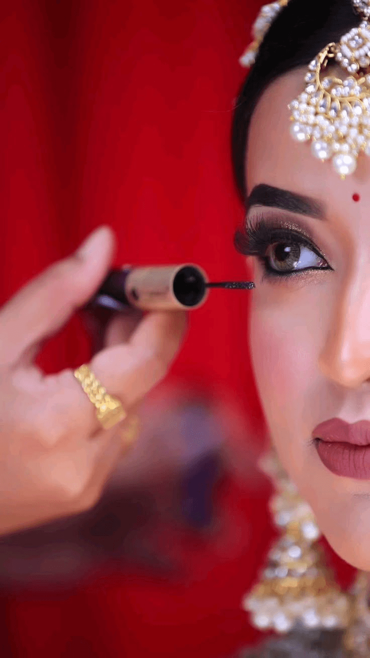 Beauty artist with client